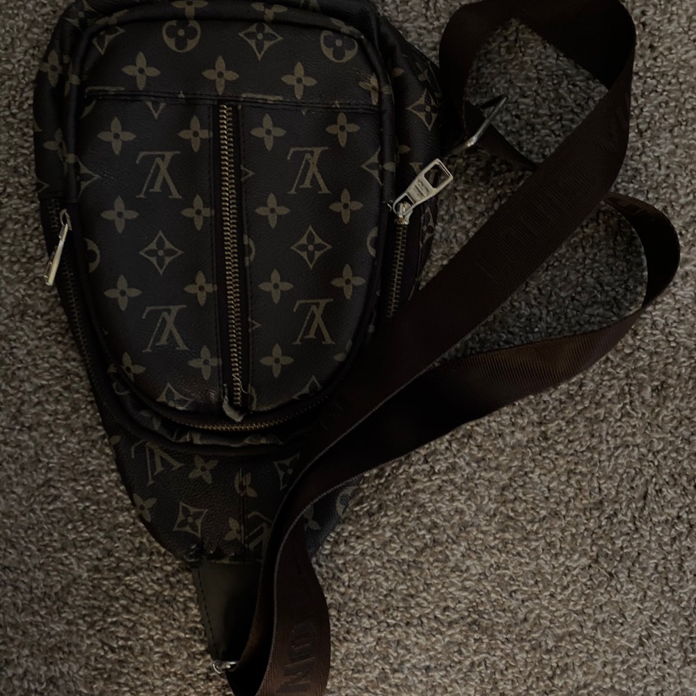 Louis Vuitton one strap bag